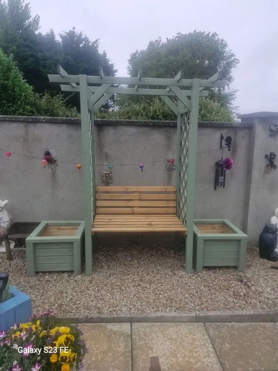 Painted Garden Arbour - Image 1