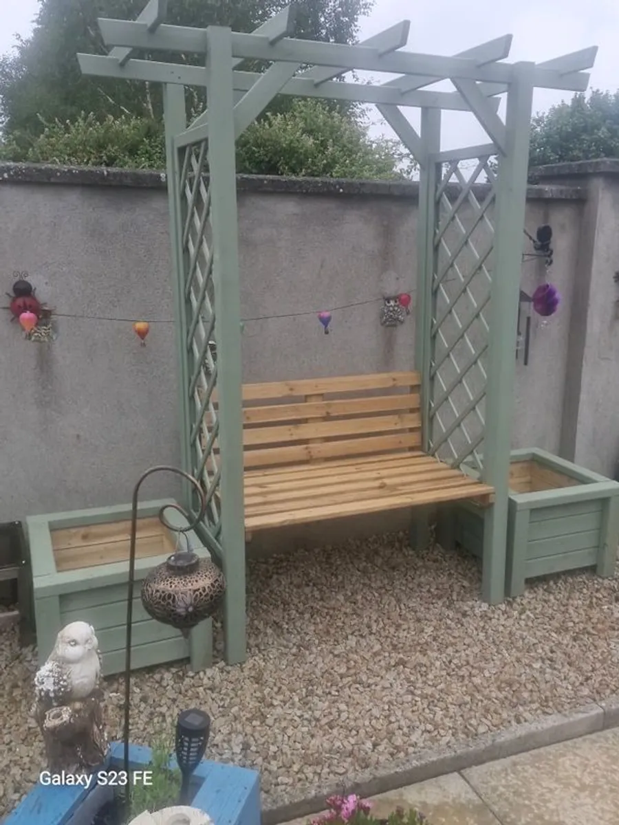 Painted Garden Arbour - Image 2
