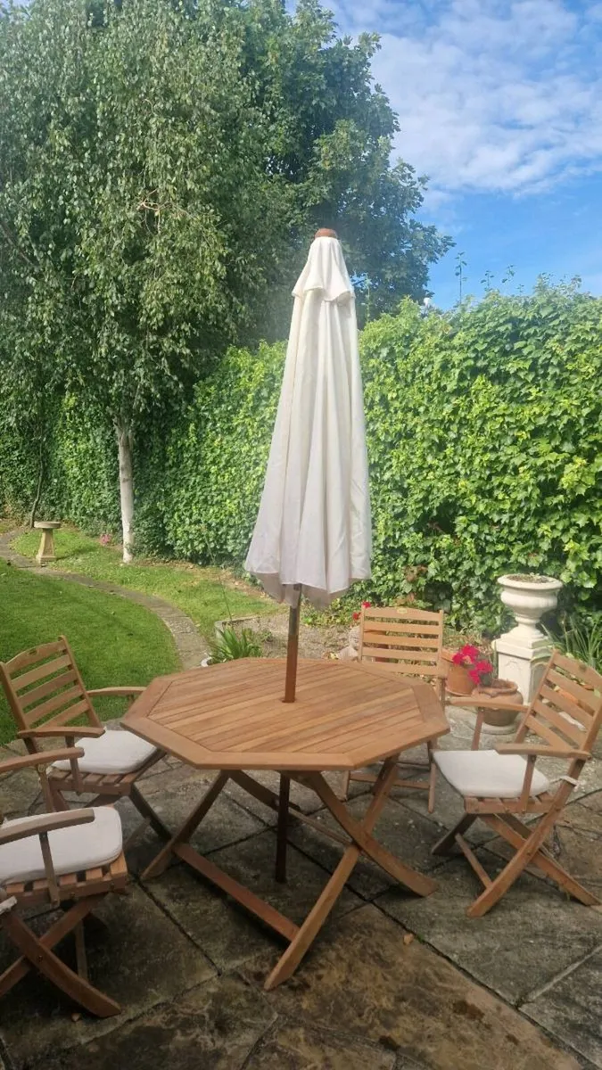 Pagoda wooden garden table and chairs - Image 4