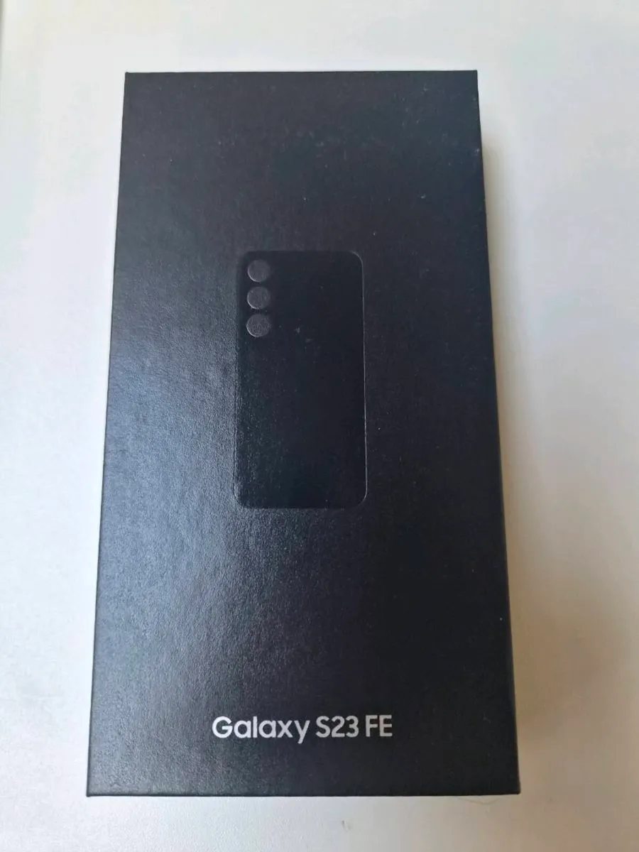 Samsung Galaxy S23 FE 128GB  Graphite Vodafone - Image 3