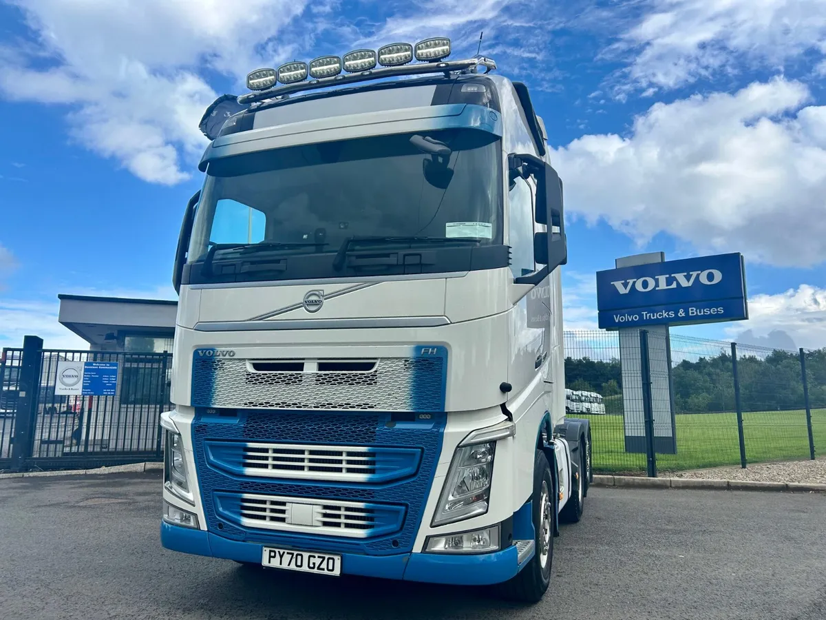 Volvo FH500 6X2 Globetrotter XL for sale (2021) - Image 3