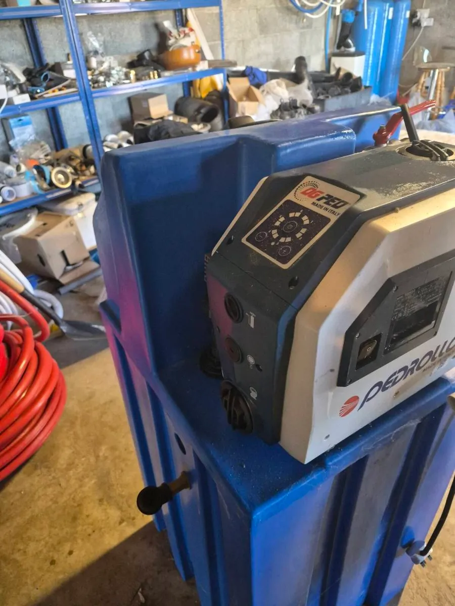 Booster tank - Image 1