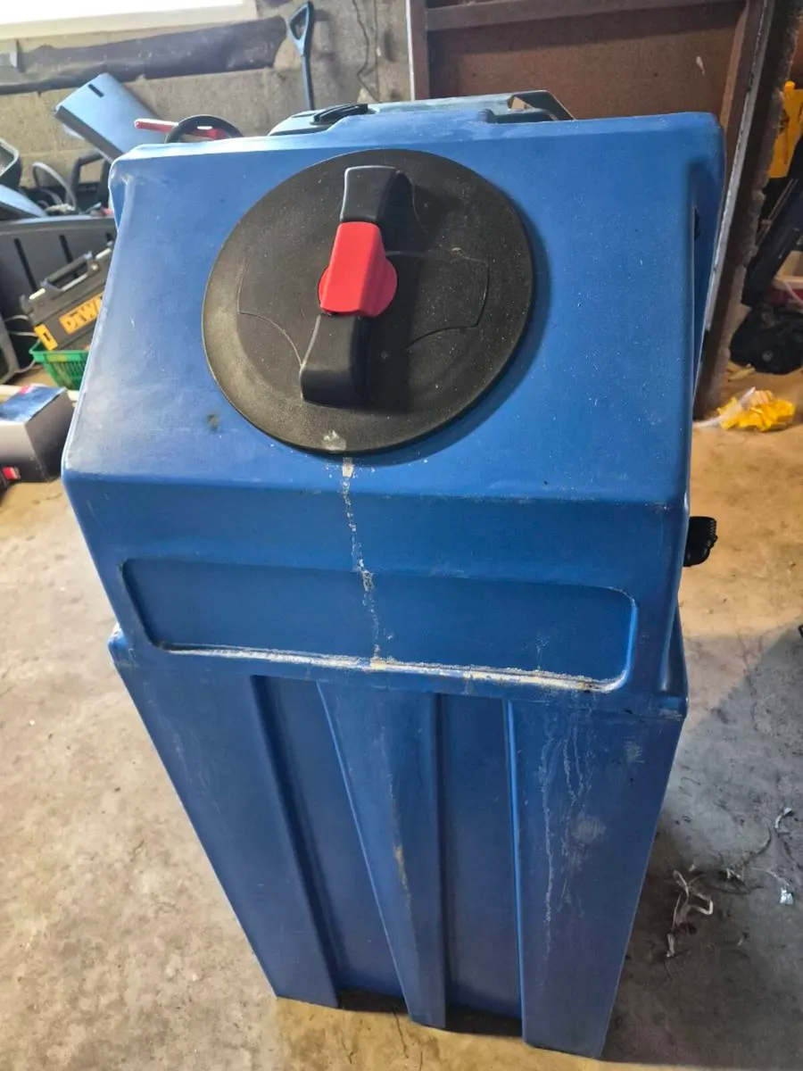Booster tank - Image 4
