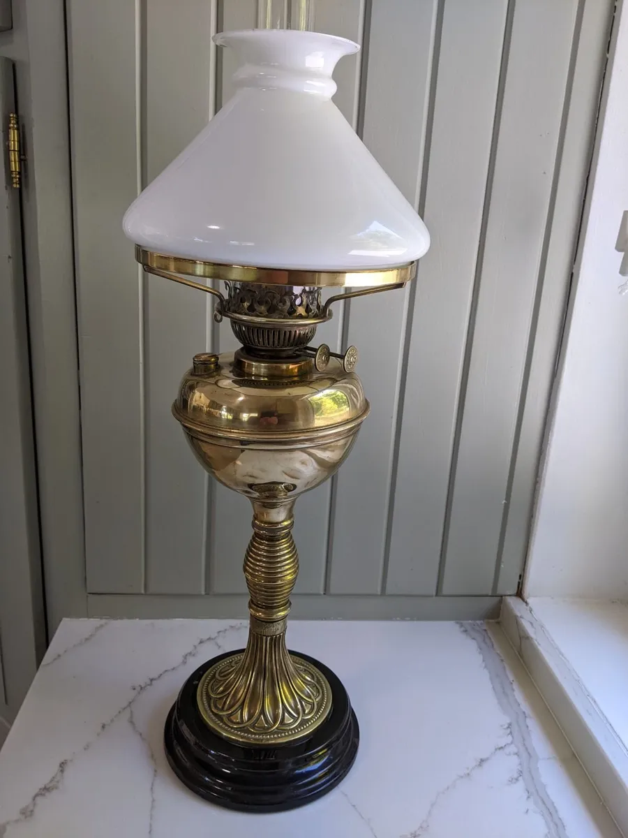 Victorian Oil Lamp - Image 4