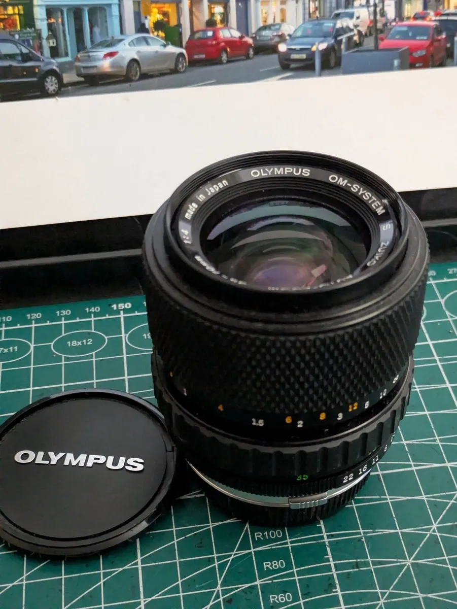Olympus OM-System S Zuiko 35-70mm 1:4 zoom lens - Image 3