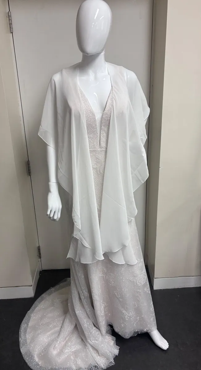 Wedding dress - Image 2