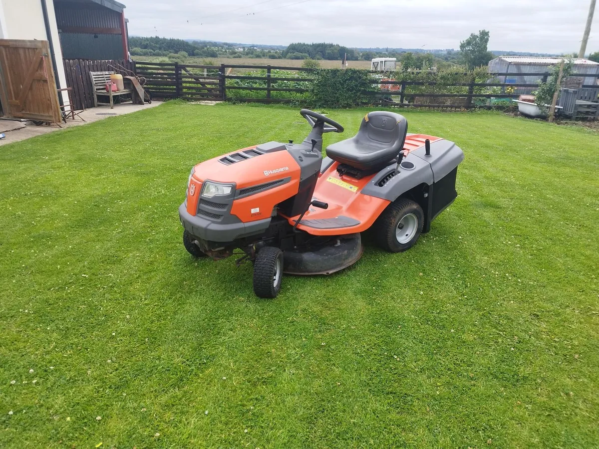 Husqvarna 30inch ride in lawnmower - Image 1