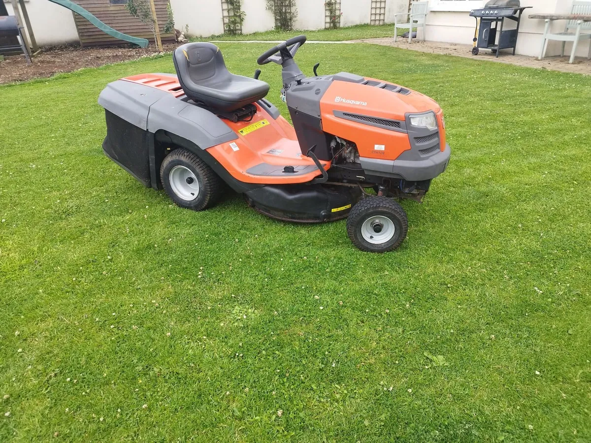 Husqvarna 30inch ride in lawnmower - Image 2