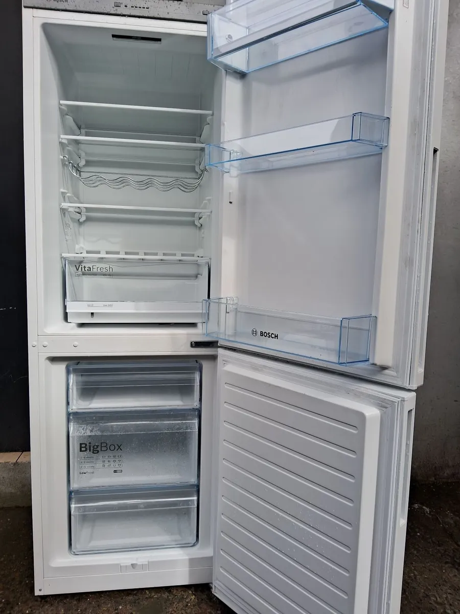 1 FRIDGE AND FREEZER - Image 3