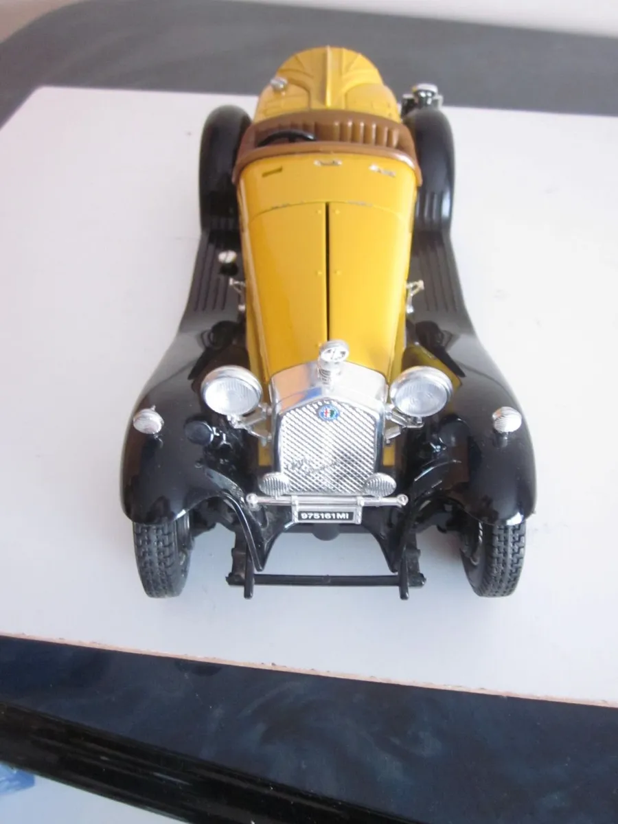 Burago Alfa Romeo 2300 Spider 1932, Diecast Model - Image 3