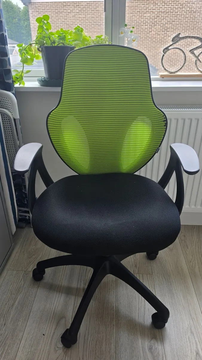 Viking Realspace Austin Office Swivel Chair - Image 1