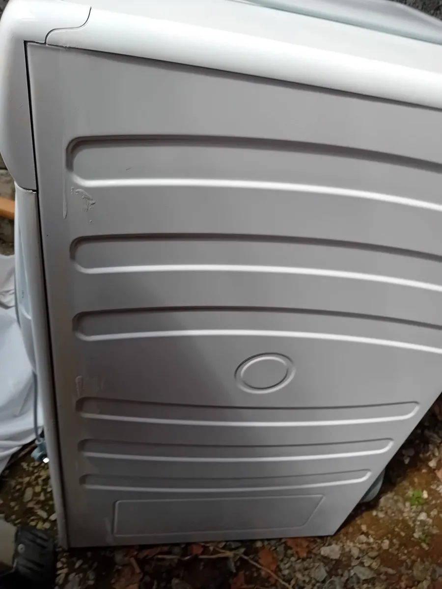Clothes dryer - Image 3