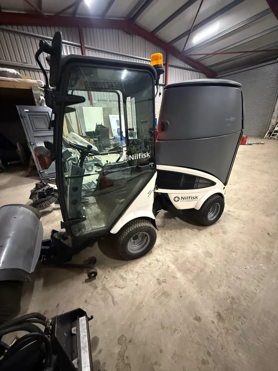 Nilfisk city ranger Sweeper - Image 1
