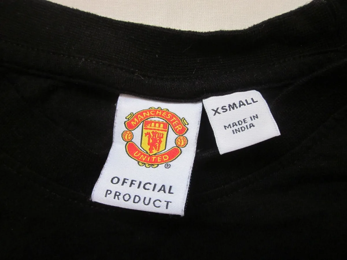1997 Manchester United Tee Shirt "The Red Devils" - Image 4