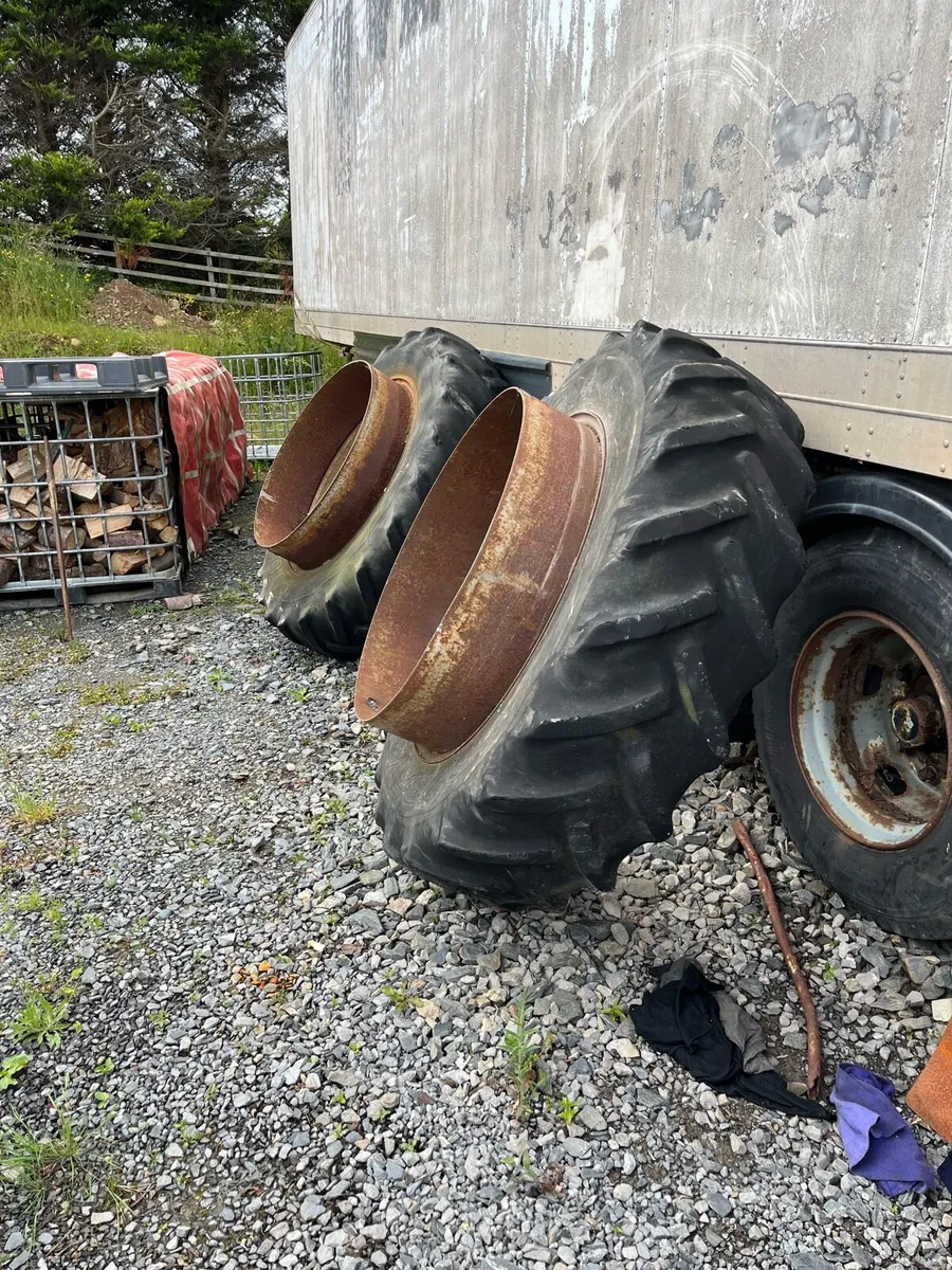 Stocks dual wheels - Image 1