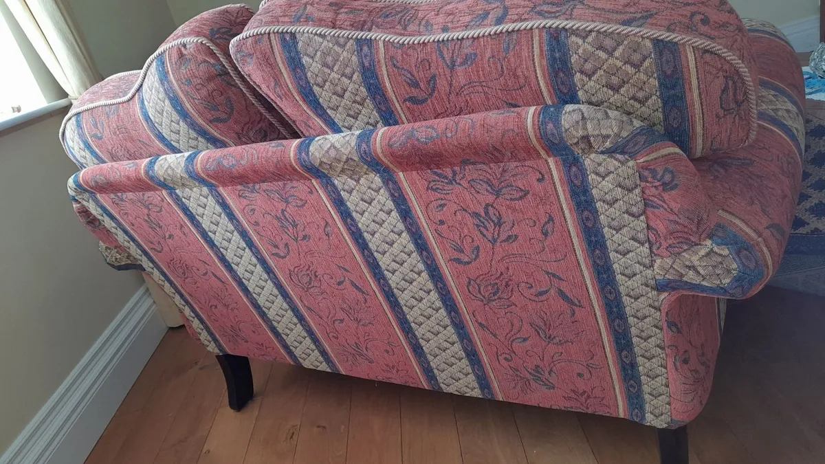 Couch - Image 4