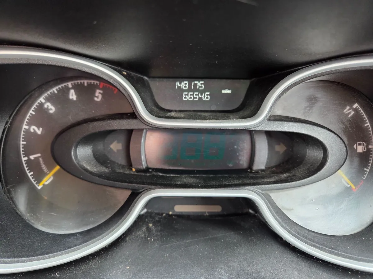Vauxhall Vivaro 2015 sportive - Image 3