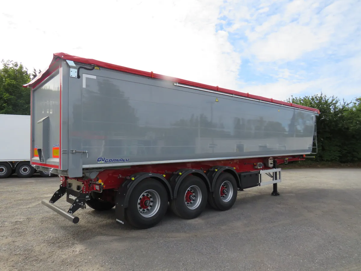 72 c.yd  Bulk tipper - Image 1