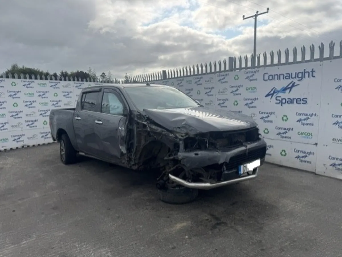 2017 TOYOTA HILUX 2.4D JUST IN FOR BREAKING - Image 1