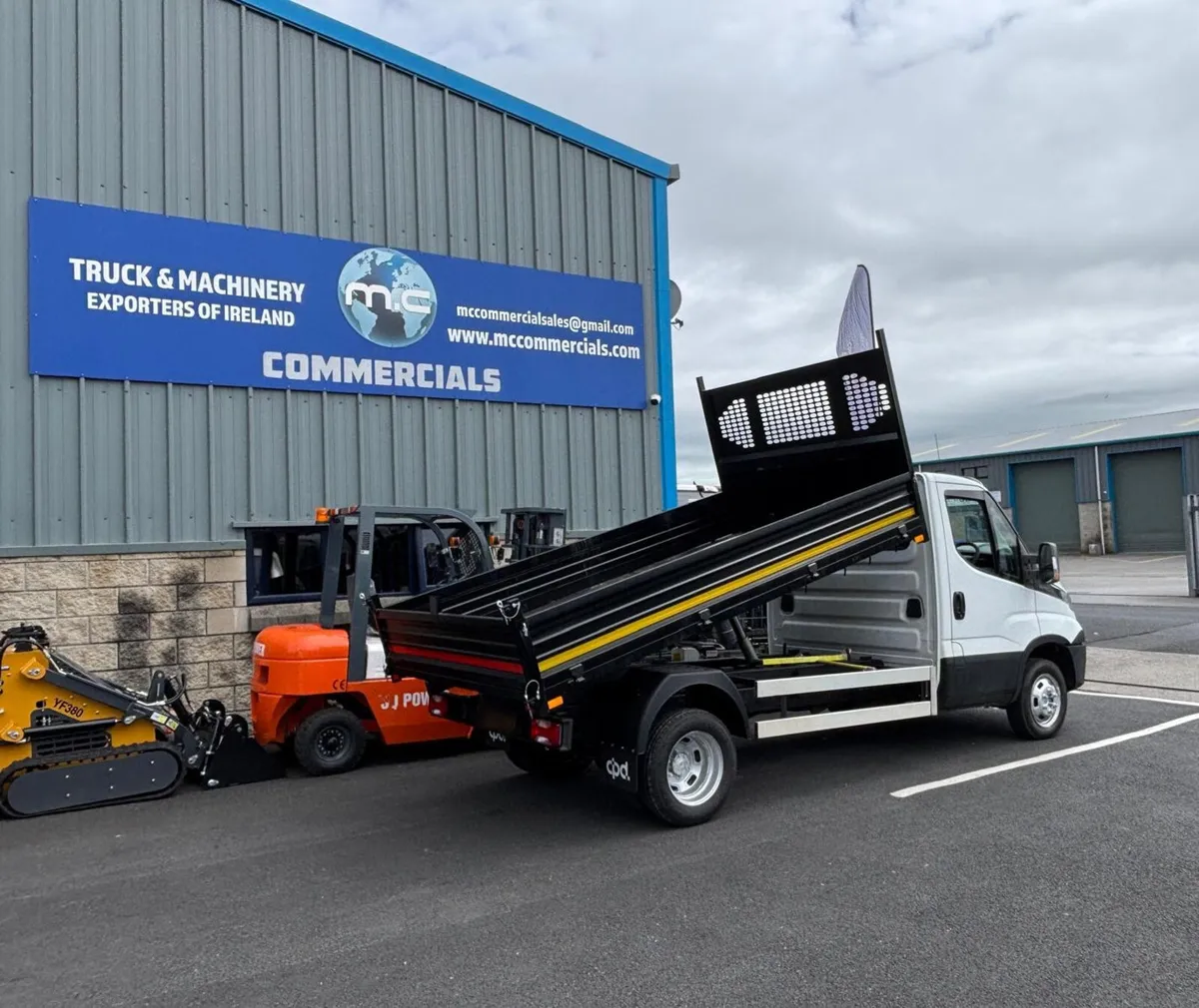 For Sale: 2015 Iveco Daily Tipper - Image 4
