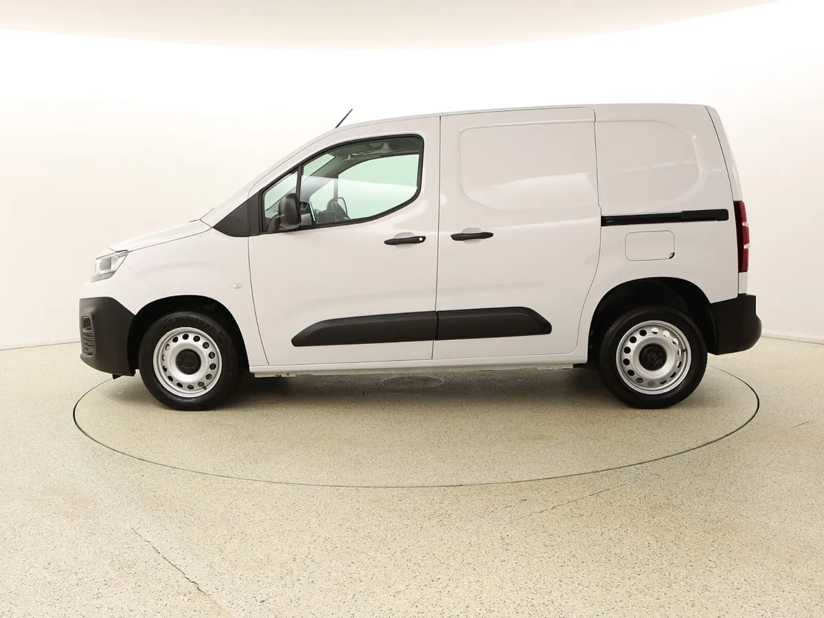2023 Citroen Berlingo 1.5 HDI Enterprise - Image 4
