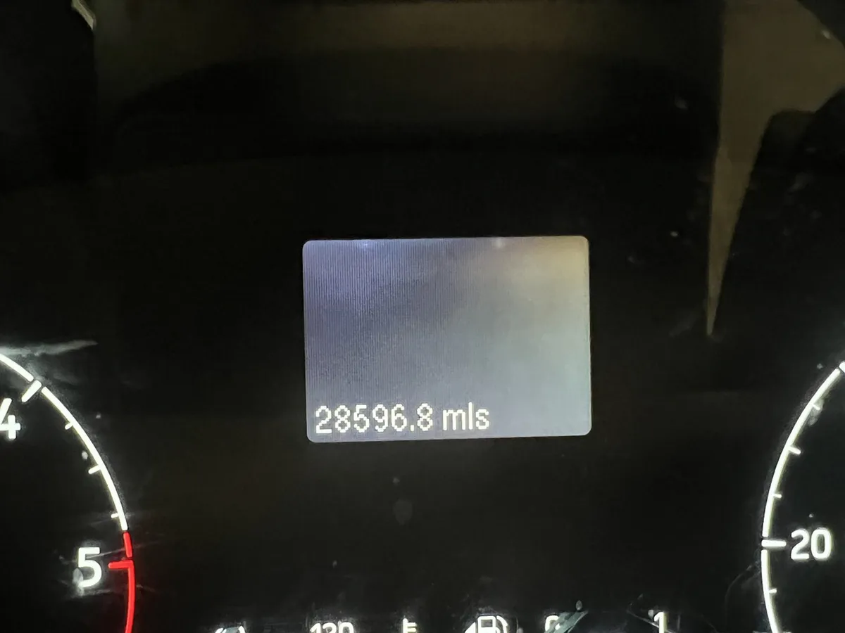 VB - 2022 Ford Transit Luton Box Van - Image 4
