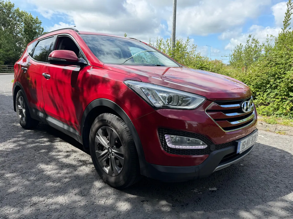 2015 Hyundai Santa Fe 7 seater - Image 1