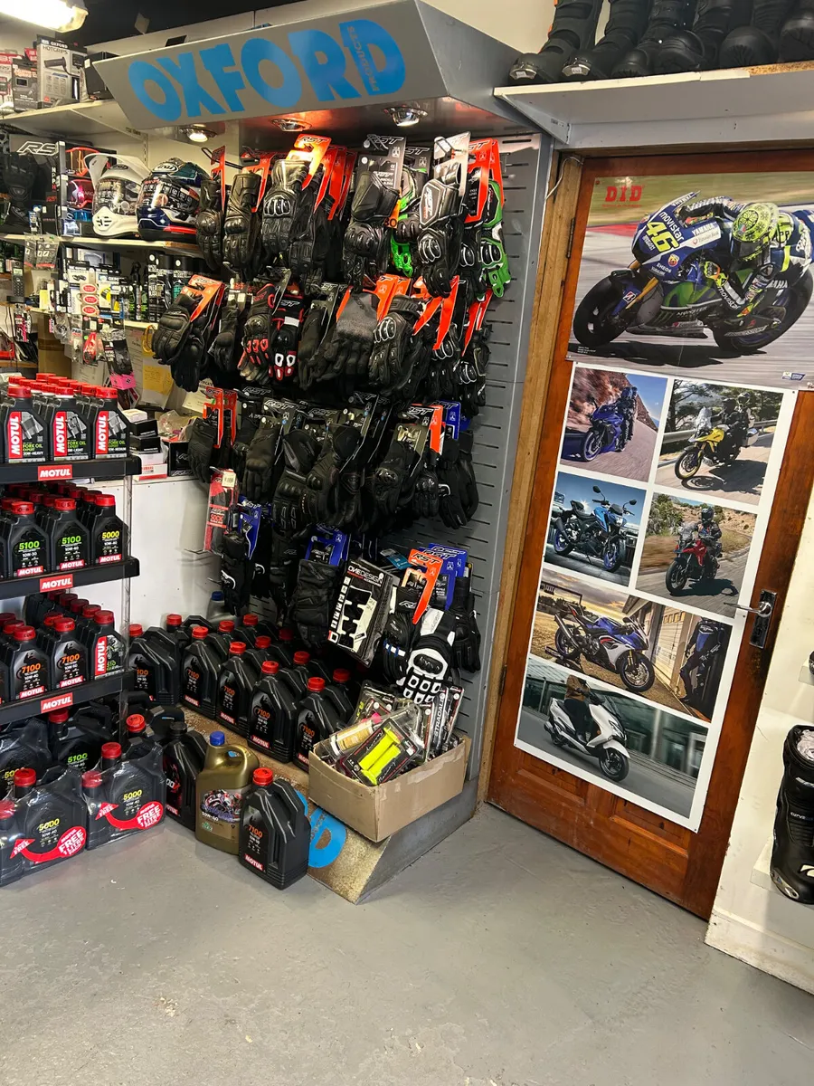 RST Tractech Leather D30 Range In Stock - Image 2