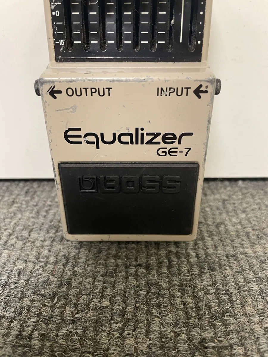 Boss Equalizer GE-7 Guitar Pedal - Image 2