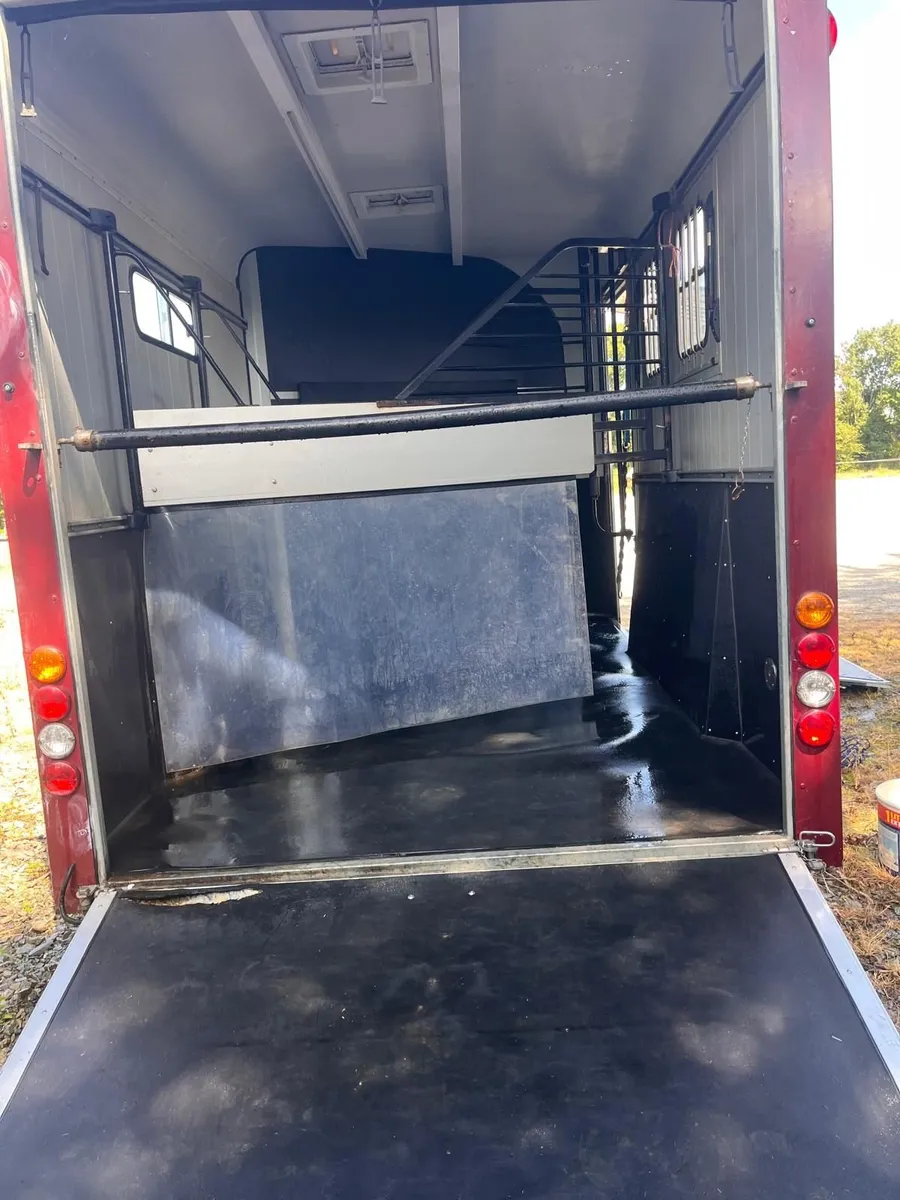 Cheval Liberte Maxi 3 Horse Box - Image 2