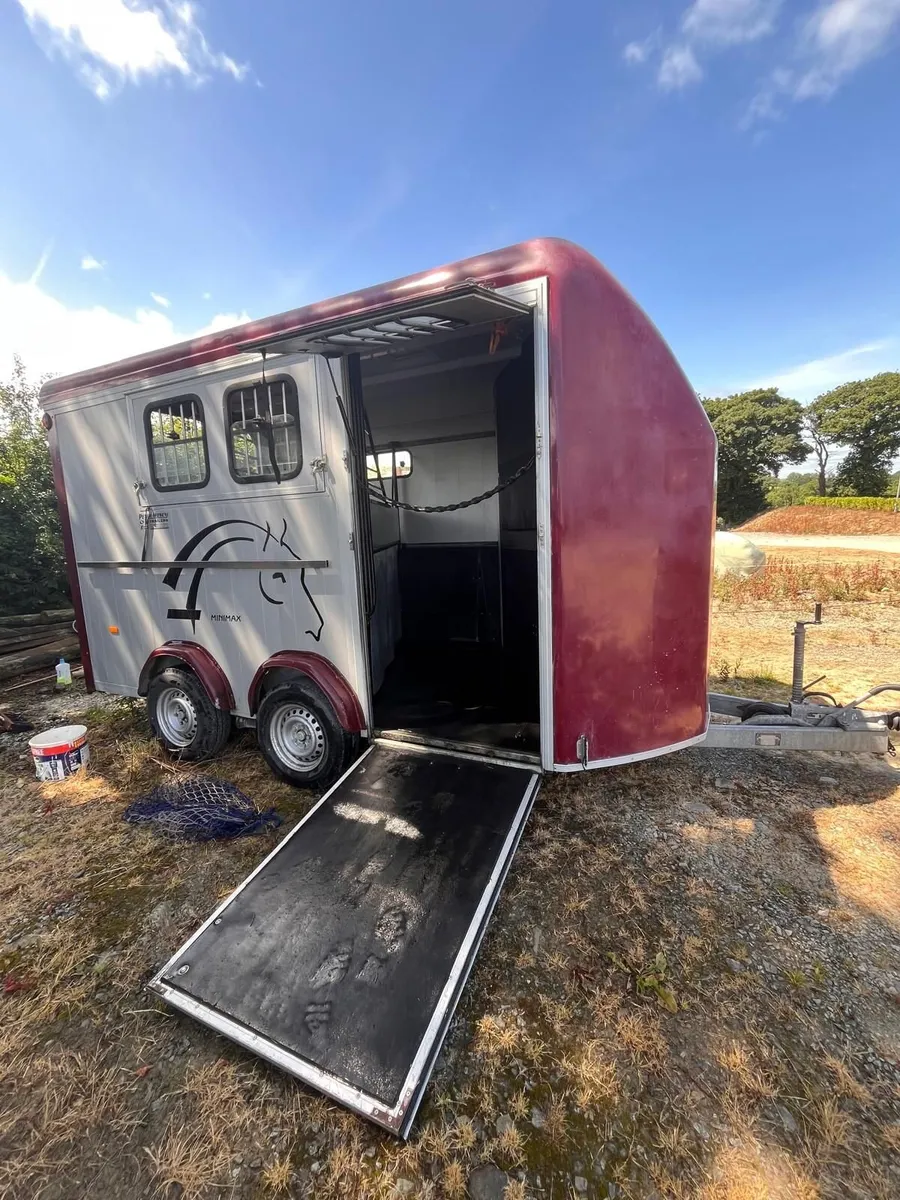 Cheval Liberte Maxi 3 Horse Box - Image 1
