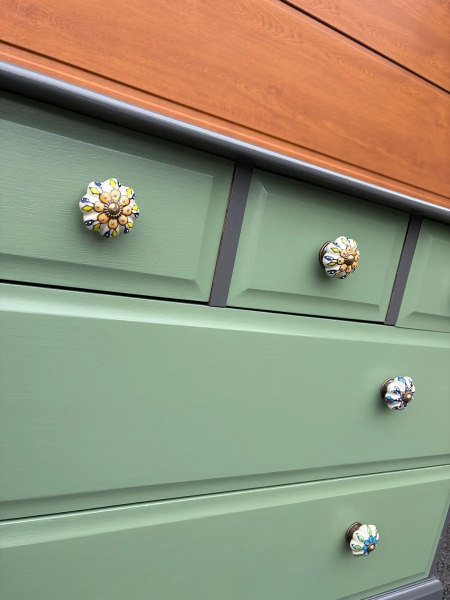 Restored vintage chest of drawers - Image 3