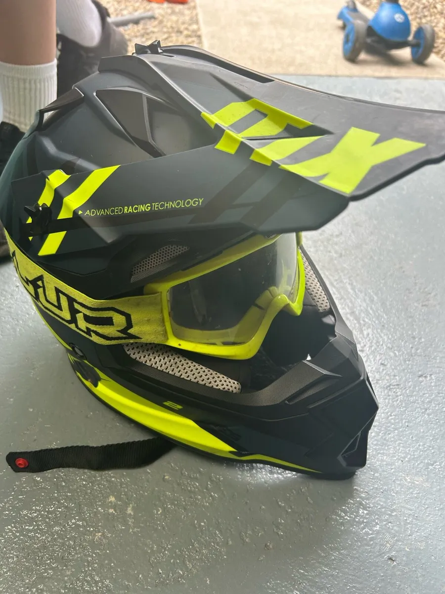 MX Helmet - Image 1