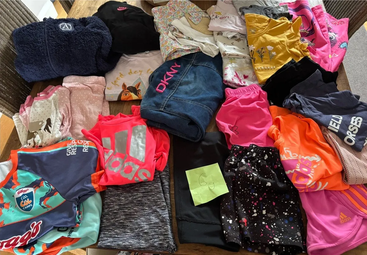 Girls clothes bundle age 6 - Image 1