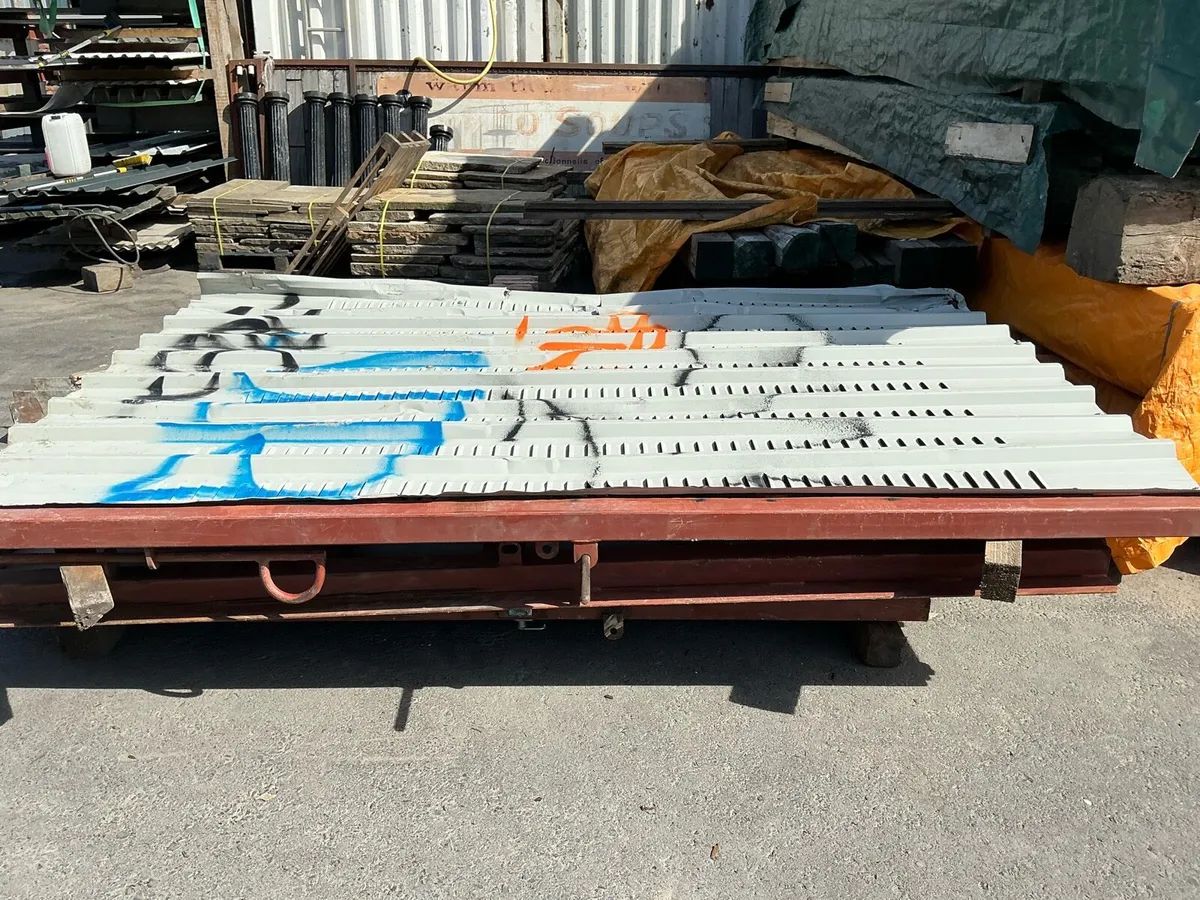 Site entrance security gates - Image 4