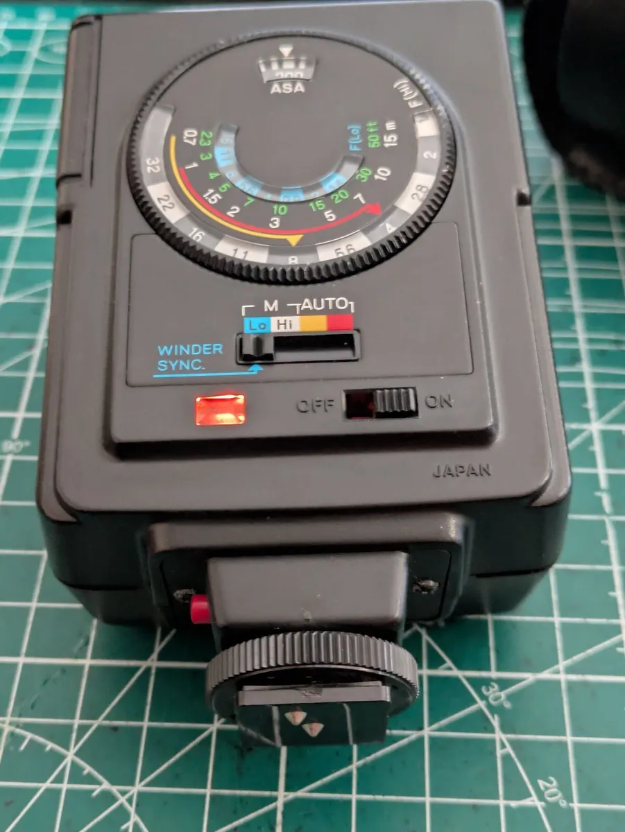 Minolta auto 200X flash - Image 1