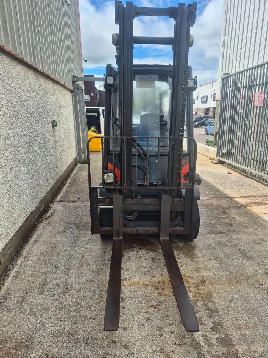 Forklift, 2.5 ton Diesel - Image 1