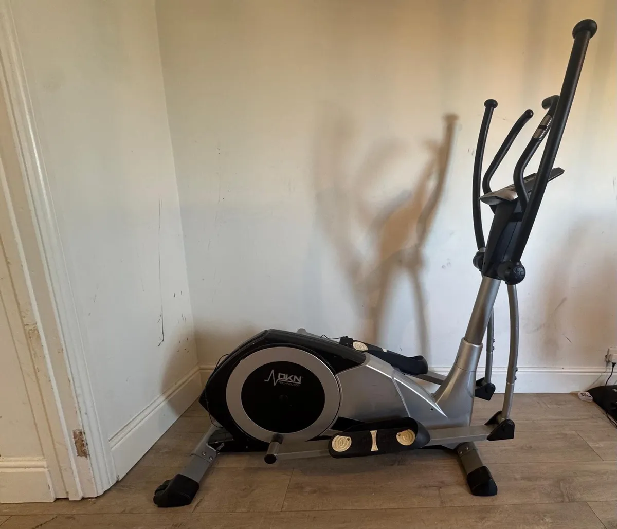 Cross trainer
