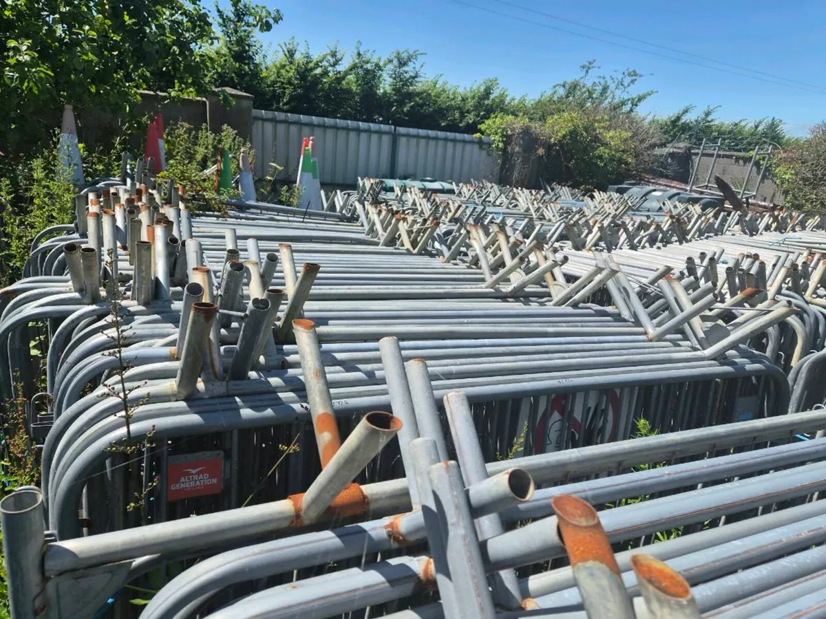Crowd control barriers - Image 3