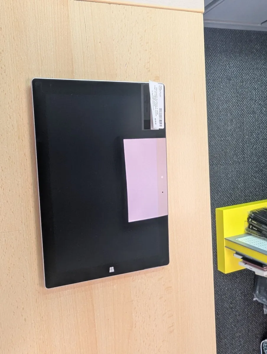 Microsoft Surface 3 1645 - Image 2