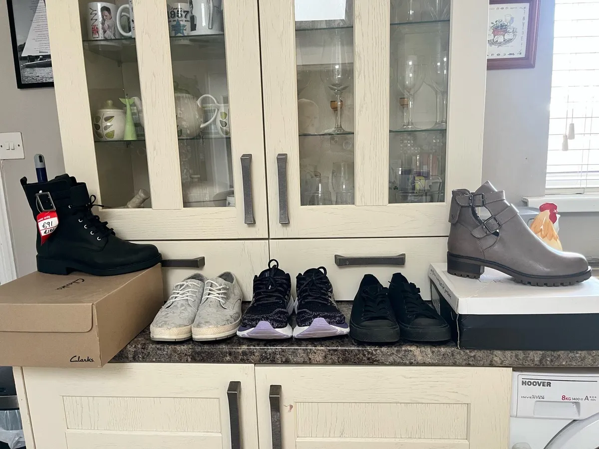 UK size 7 Women’s shoes - Image 2