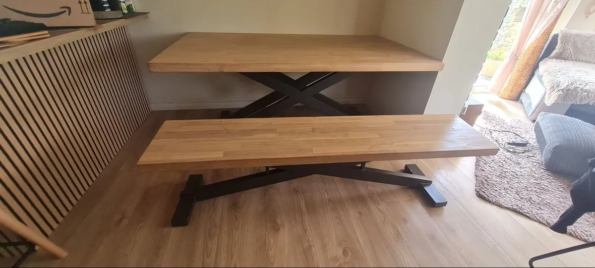 Dining table with matching bench - Image 1