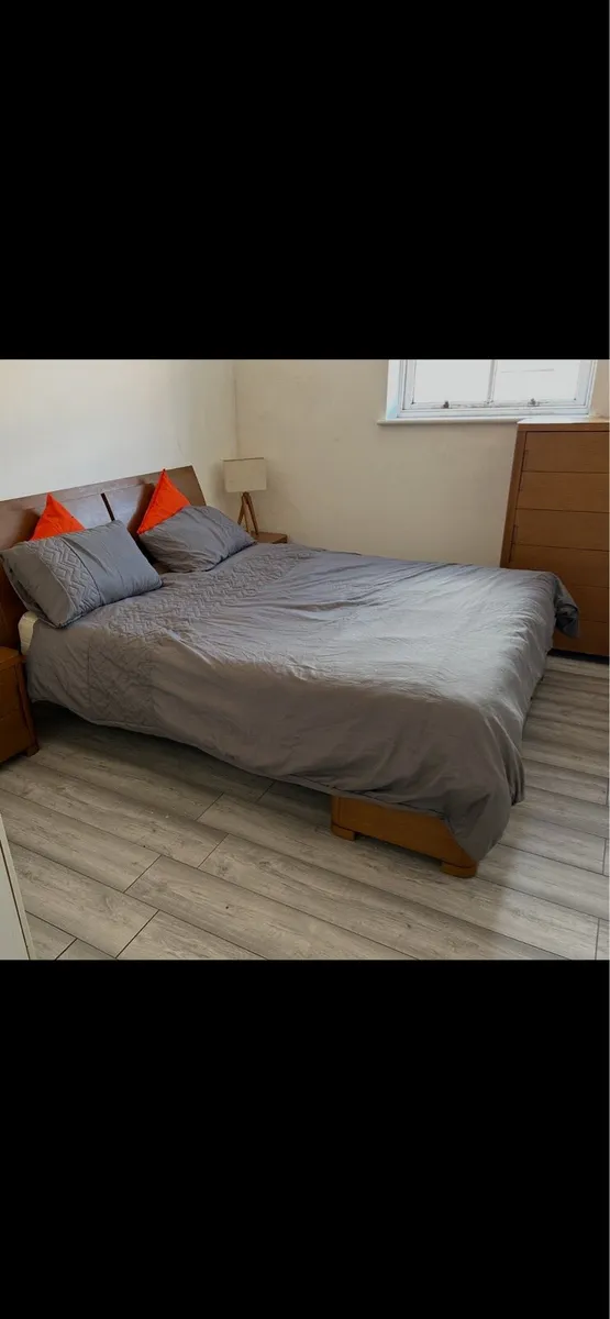 Super King solid wood bed - Image 1