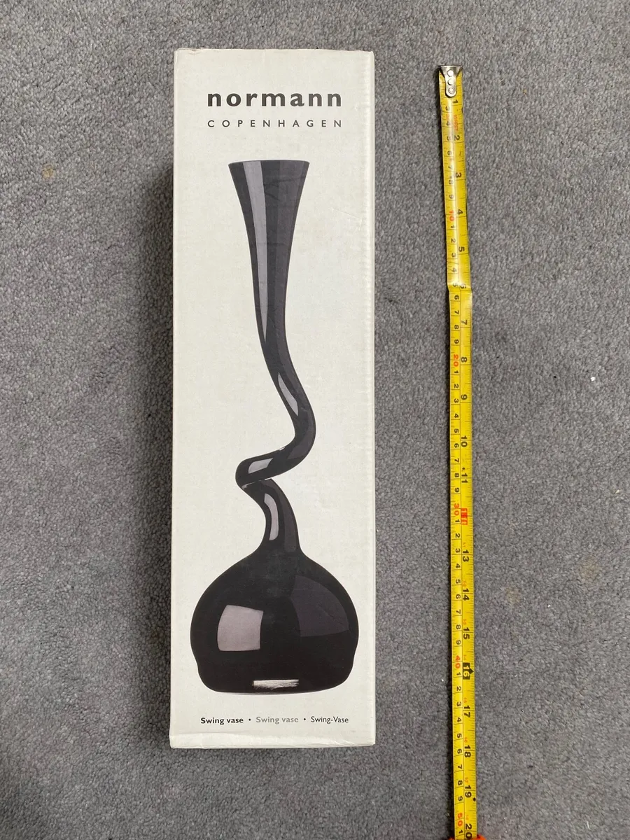 Black Swing Vase- Britt Bonneson Danish designer - Image 2