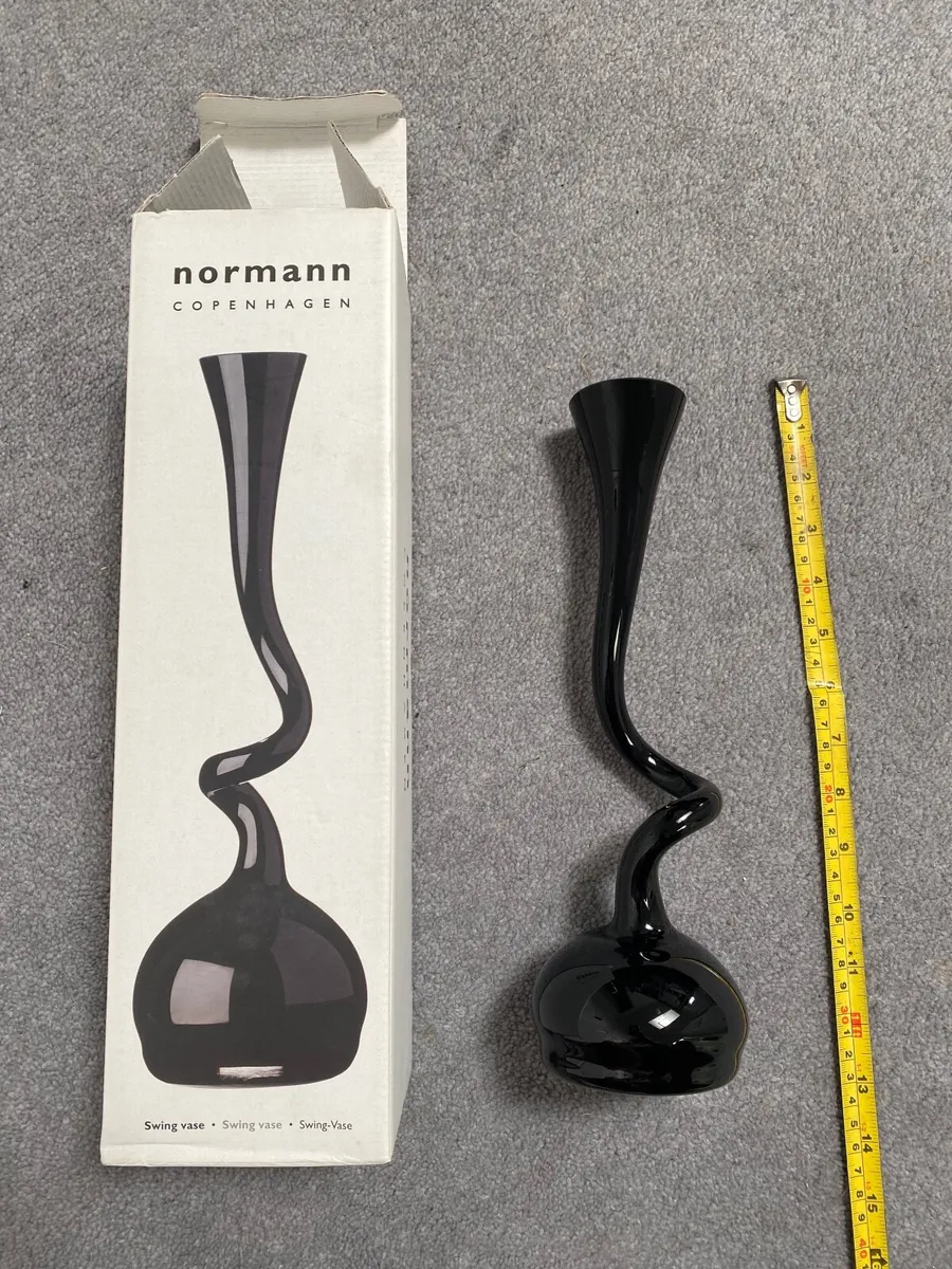 Black Swing Vase- Britt Bonneson Danish designer - Image 4