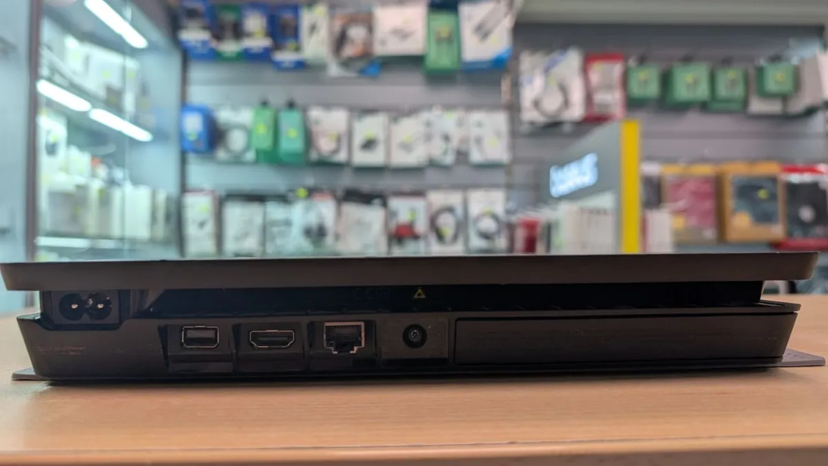 Sony Playstation 4 Slim - Image 2