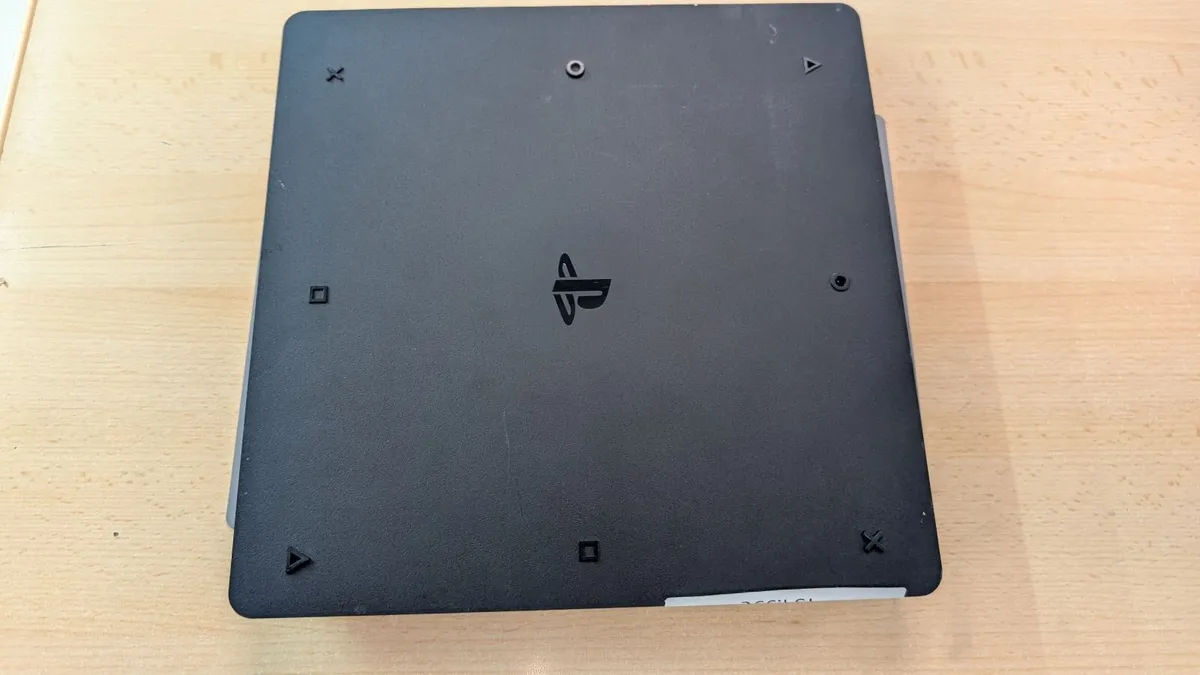 Sony Playstation 4 Slim - Image 4