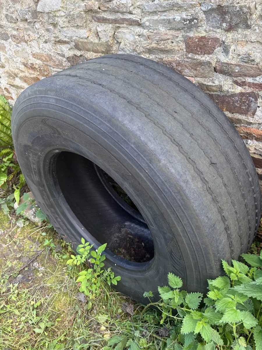 Tyres 385/65/22.5 - Image 2