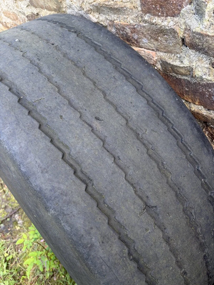 Tyres 385/65/22.5 - Image 3