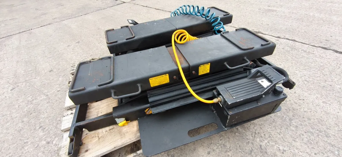 Slide Bridge Jacks - Image 1